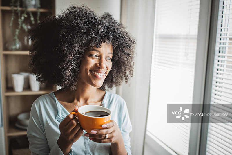 家中悠闲的早晨图片素材