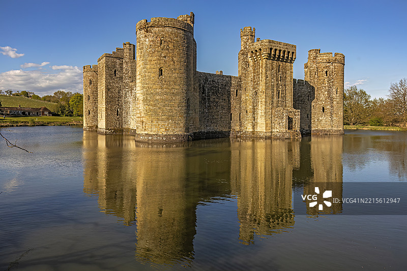 博迪姆城堡，罗伯茨桥，东萨塞克斯，英国。图片素材