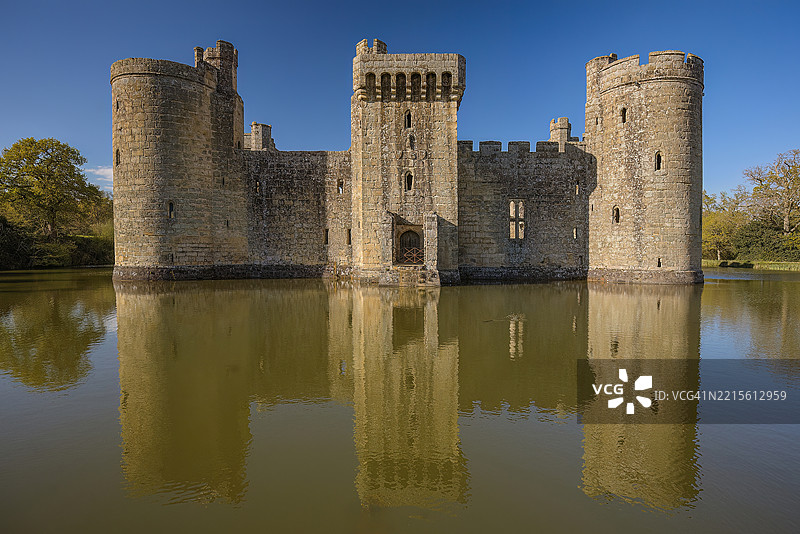 博迪姆城堡，罗伯茨桥，东萨塞克斯，英国。图片素材