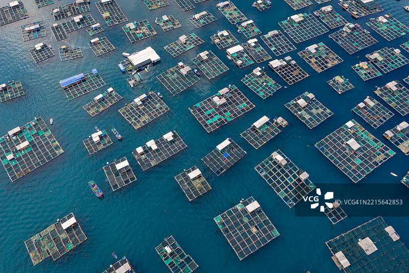 日落时分，三阮岛上的鱼塘和龙虾养殖场图片素材