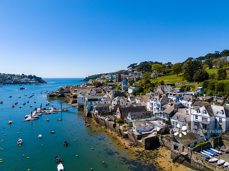 英国康沃尔郡福伊村的鸟瞰图图片素材