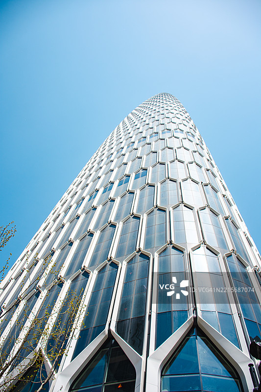 上海建筑的低角度视角图片素材