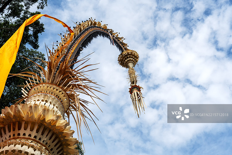 巴厘岛印度教寺庙的佩恩乔杆装饰图片素材