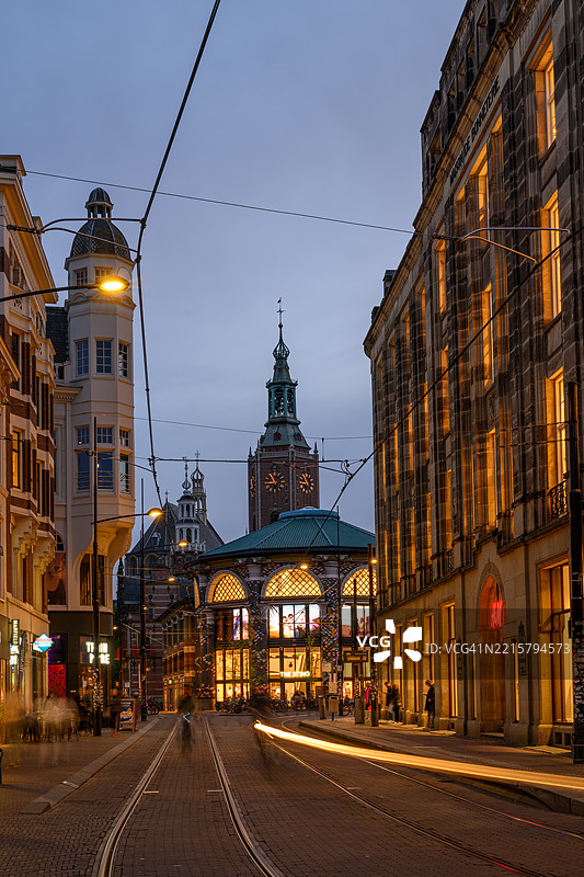 海牙老城的夜晚街道图片素材