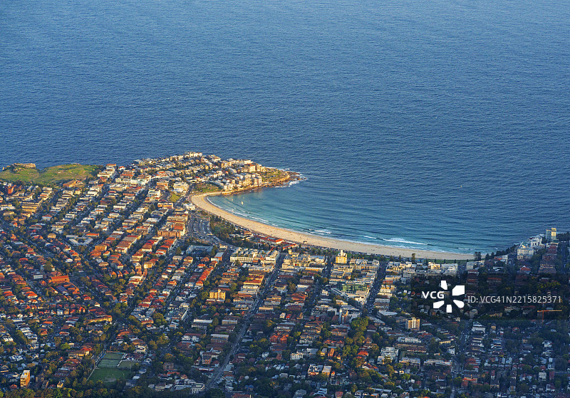 悉尼邦迪海滩日落的鸟瞰图图片素材