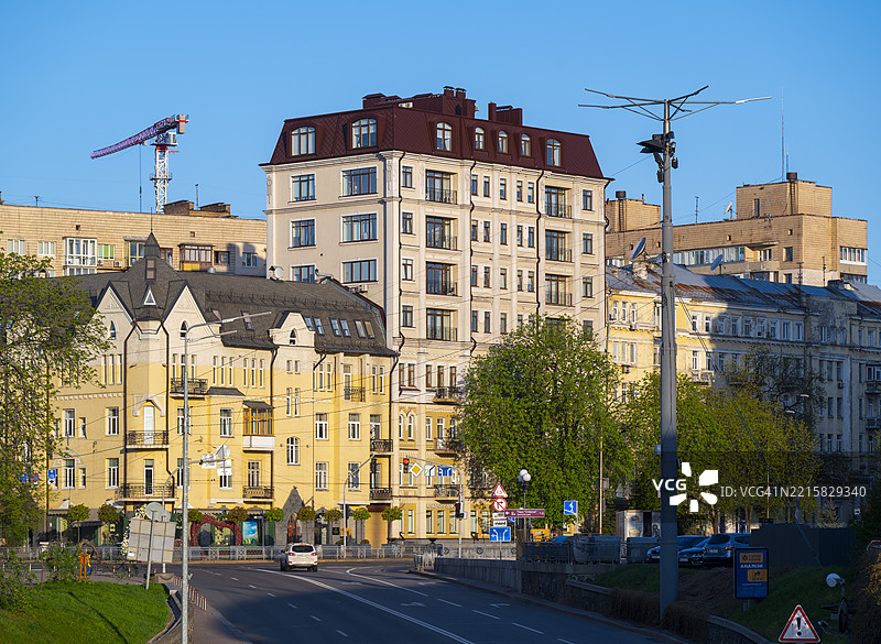 探索基辅的建筑遗产：古老与现代建筑的迷人融合图片素材