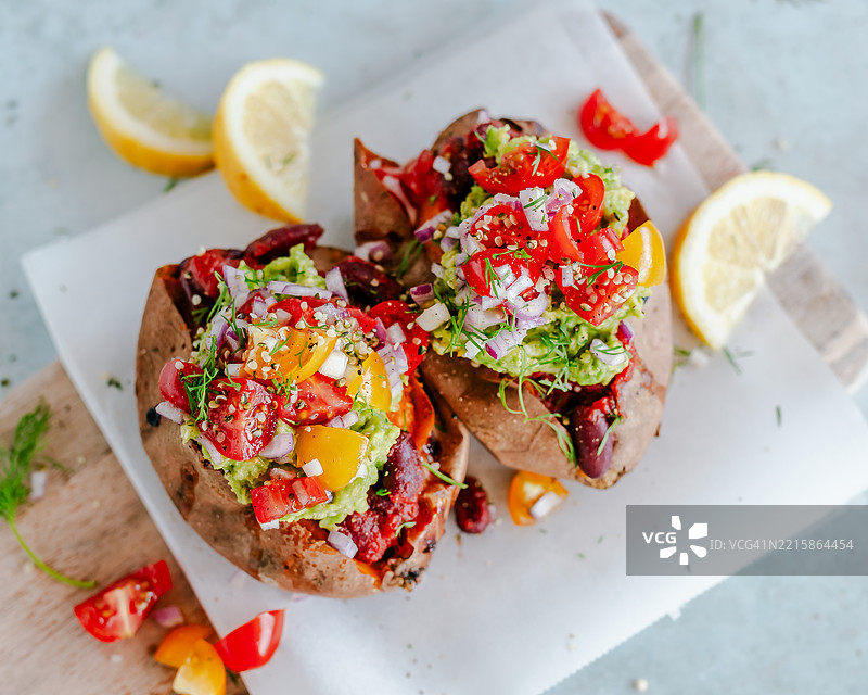 烤制和填充的红薯图片素材