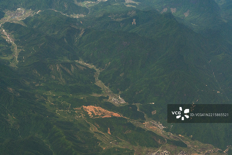 航空摄影；从飞机上俯瞰的风景；俯瞰城市景观图片素材