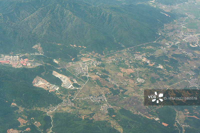航拍摄影；从飞机上俯瞰的风景；俯瞰城市景观图片素材