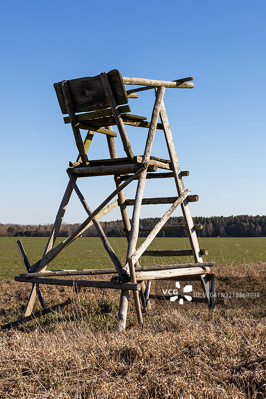 农业田地中的猎人高座图片素材