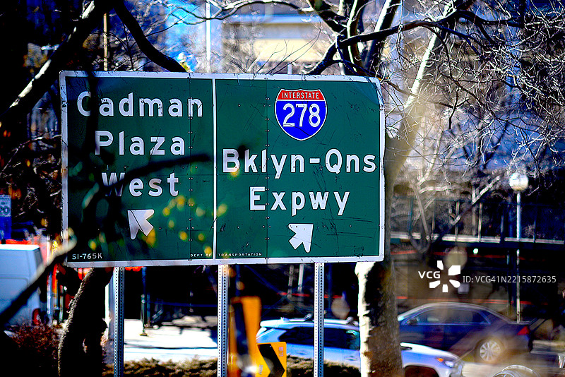 卡德曼广场西 / 278号州际公路 / 布鲁克林-皇后区高速公路标志图片素材
