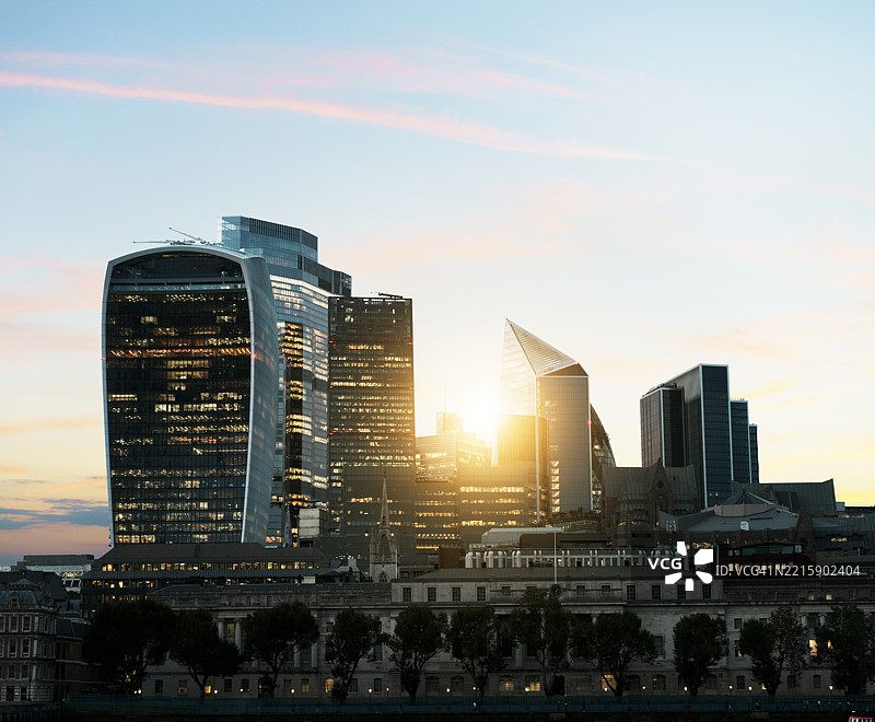 伦敦金融区日落时的景观图片素材