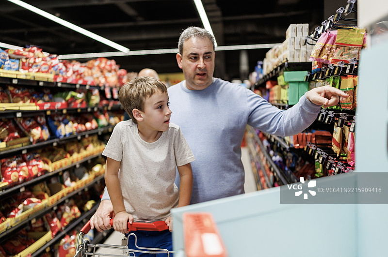 引导孩子完成日常任务图片素材