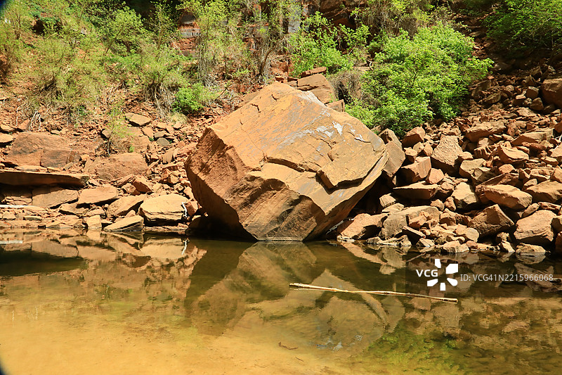 维珍河在锡安国家公园流淌图片素材