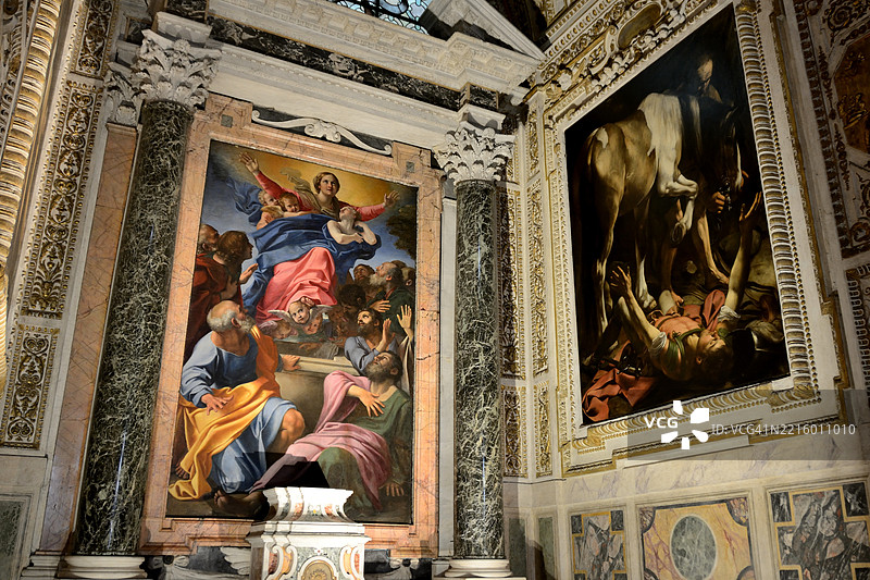 卡拉瓦乔的《圣保罗的归正》和安尼巴莱·卡拉奇的《圣母升天》。图片素材