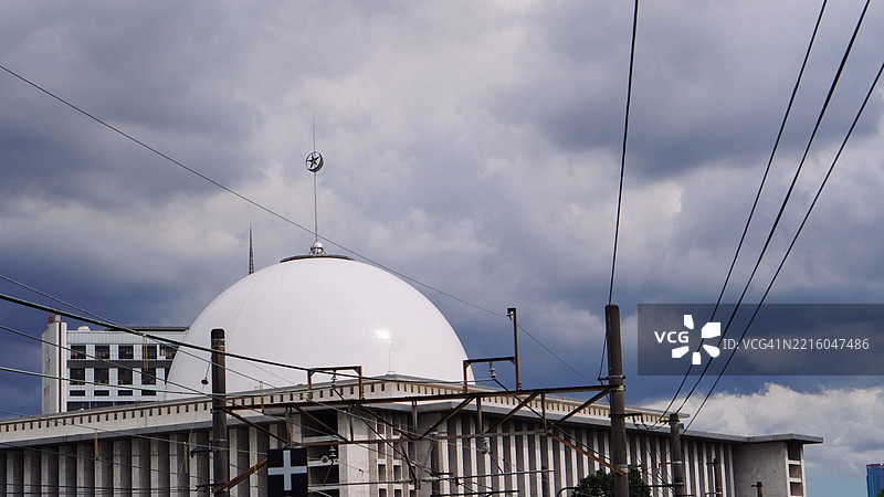 清真寺的穹顶在白天图片素材