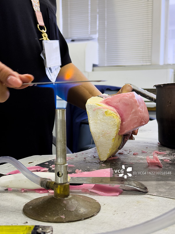 医院环境中用于近距离放射治疗的特定患者蜡模制作图片素材