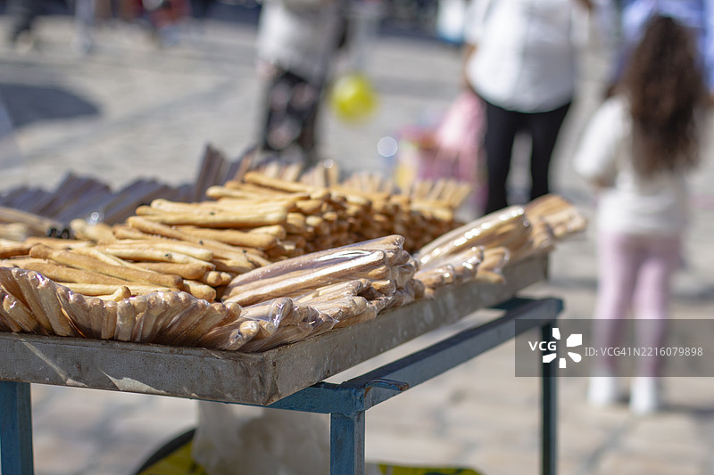 当地市场摊贩出售食品图片素材