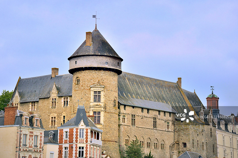 拉瓦尔，老城堡，一座来自中世纪和文艺复兴时期的防御性城堡和宫殿图片素材