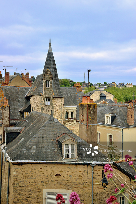 拉瓦尔，前豪宅位于游戏广场街图片素材