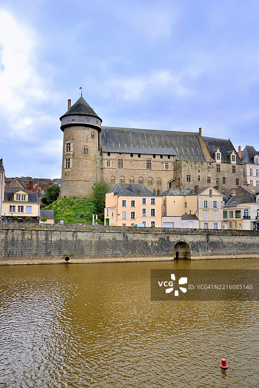 拉瓦尔，老城堡，一座来自中世纪和文艺复兴时期的防御性城堡和宫殿图片素材