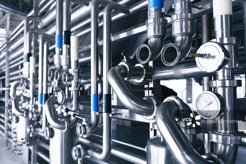 老酿酒厂配备不锈钢设备图片素材