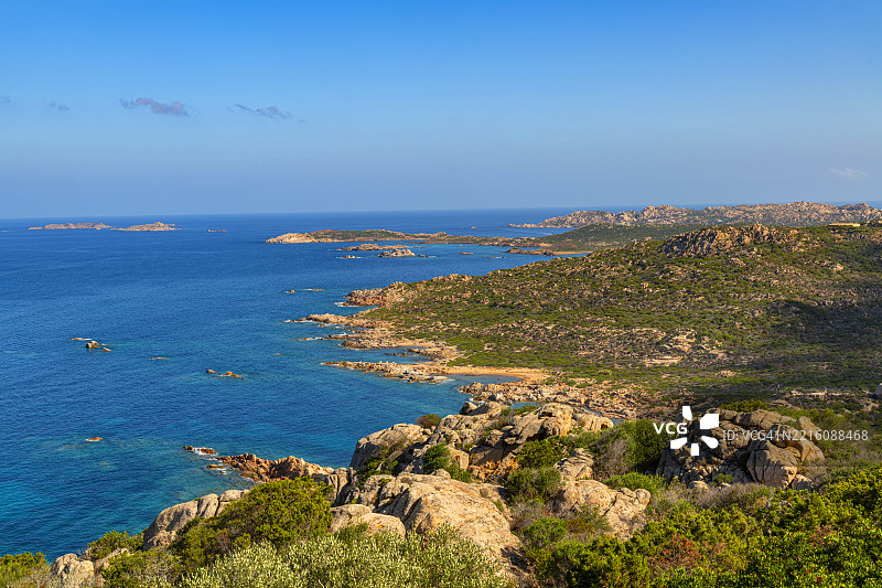 撒丁岛，拉马达莱纳岛海岸线图片素材