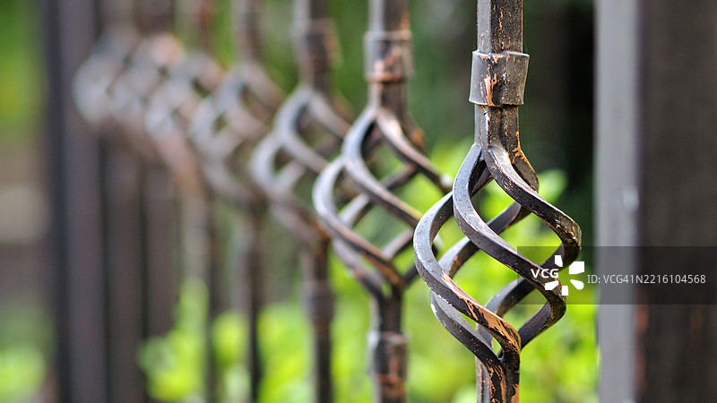 精美复古花园围栏的视角图片素材