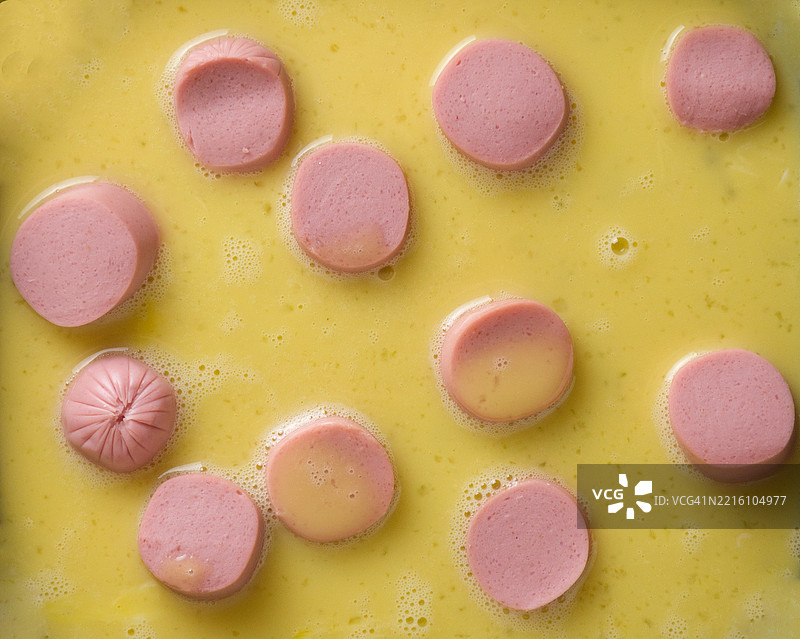 高角度视图的五彩马卡龙图片素材