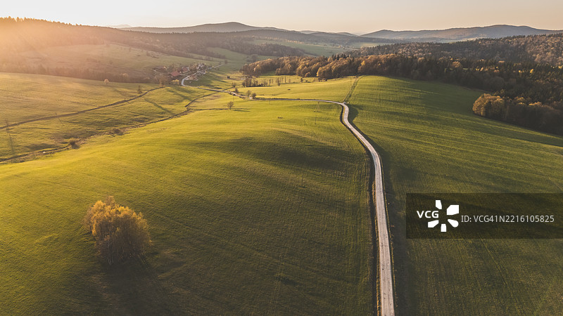 低比斯基德山区的乡村风景鸟瞰图图片素材