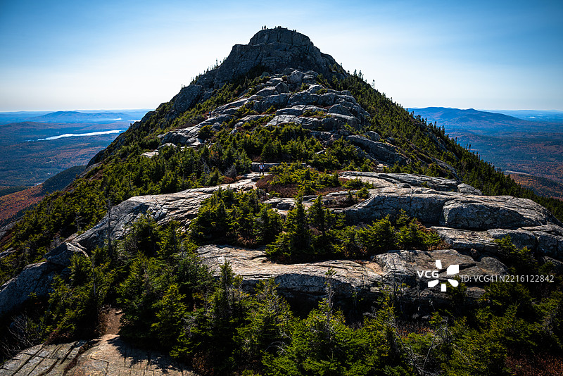 山脉与天空的美丽景色，乔科鲁阿山，新罕布什尔州，美国图片素材