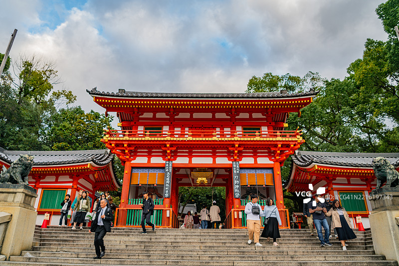 日本京都老城区伏见稻荷大社的入口图片素材