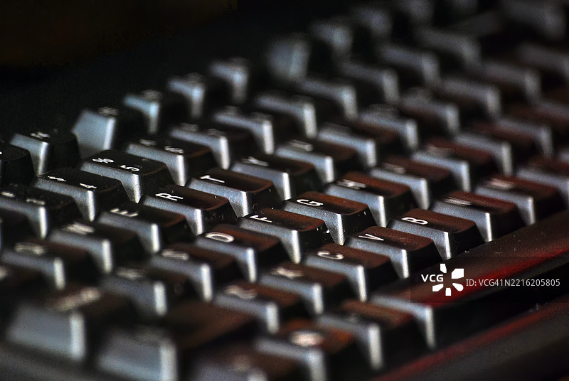 黑色电脑键盘的特写镜头。图片素材