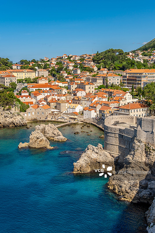 杜布罗夫尼克的岩石海岸线图片素材