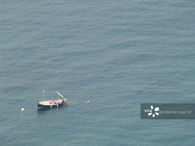 高角度视图的海上船只图片素材
