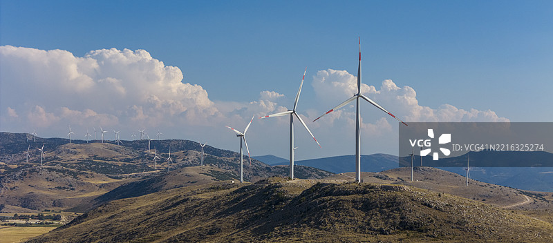 风力涡轮机的鸟瞰图图片素材