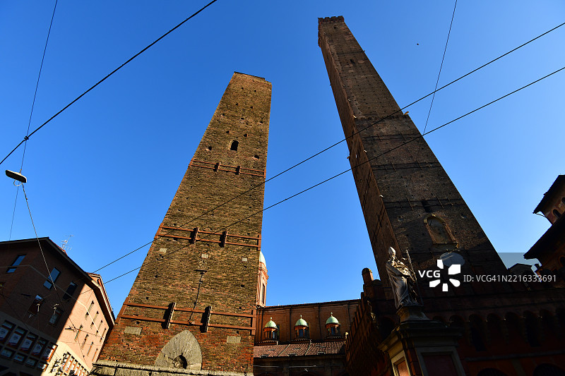 博洛尼亚的两座古老塔楼图片素材
