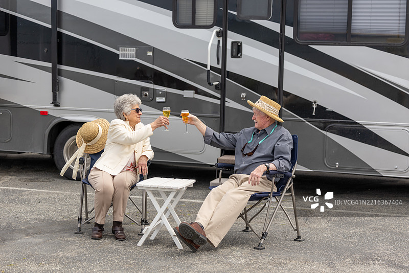 老年人法院房车冒险图片素材