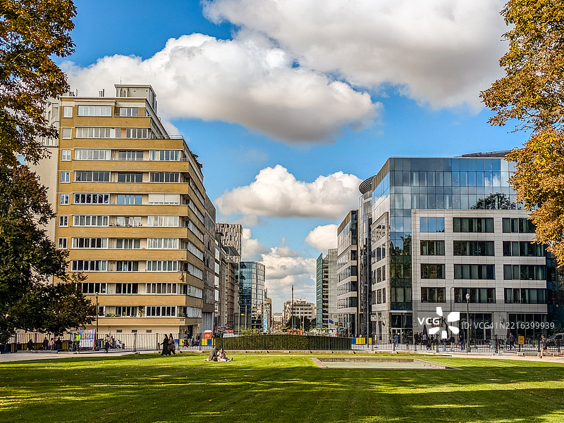 从五十周年公园看舒曼广场图片素材
