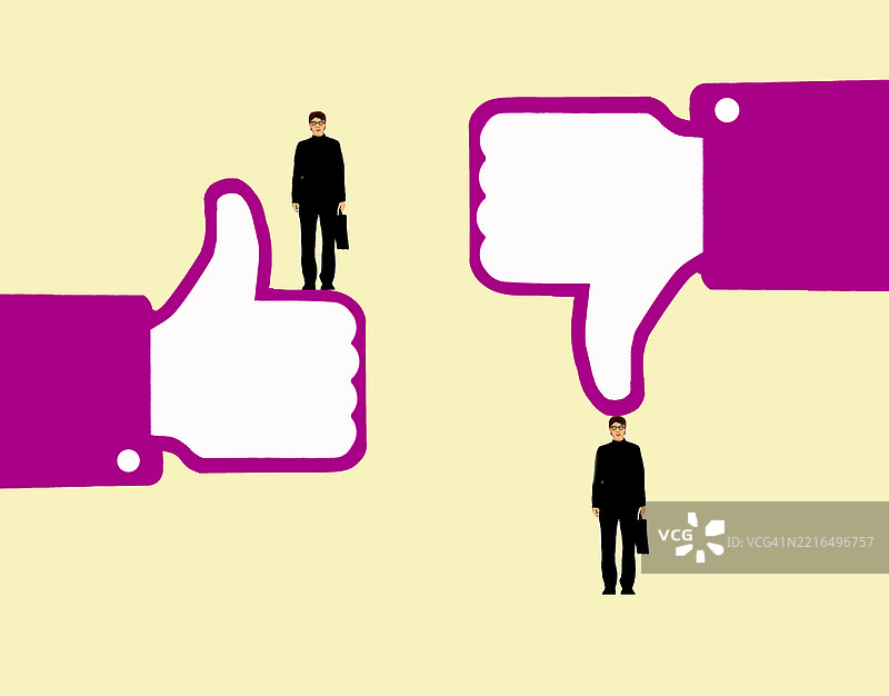 一位商人站在一个竖起大拇指的标志上，另一个则在一个竖起大拇指的标志下。图片素材