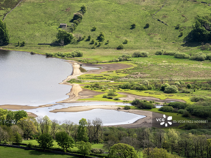 温斯利代尔的塞默尔湖，位于约克郡山谷。图片素材