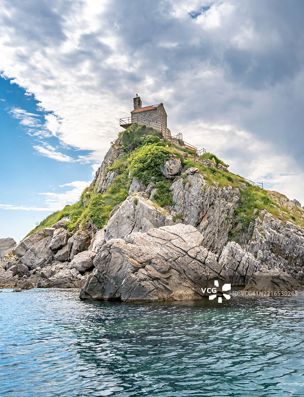 黑山彼得罗瓦茨附近岛上的圣内杰尔教堂图片素材