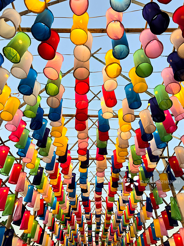 清迈依彭节的五彩灯笼图片素材