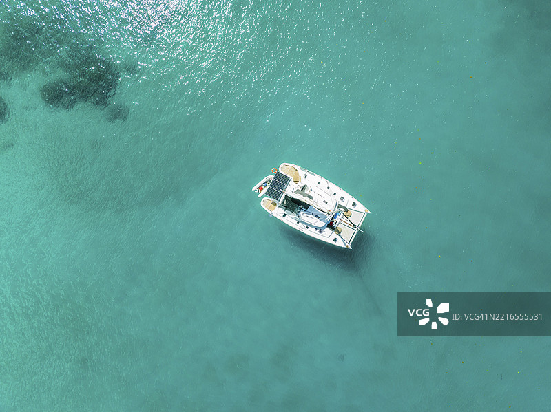 空中视角，塞舌尔，马埃岛，格劳港和劳奈港海滩，帆船，劳奈港，格劳港，塞舌尔图片素材