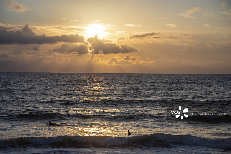 法国新阿基坦大区的法国大西洋海岸日落图片素材