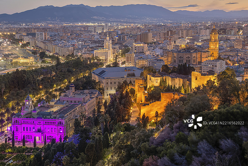 从吉布拉法罗山俯瞰，西班牙安达卢西亚马拉加图片素材