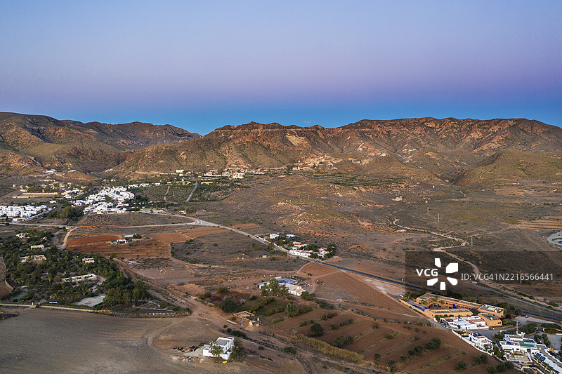 黎明时分的罗达尔基拉尔山谷,鸟瞰图,无人机拍摄,卡博德加塔-尼哈自然保护区,阿尔梅里亚省,安达卢西亚,西班牙,欧洲图片素材