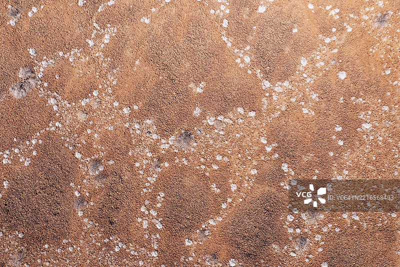 干涸的河流经过多年干旱后，长满了耐旱灌木，鸟瞰图，无人机拍摄，达马拉地区，库内内地区，纳米比亚图片素材