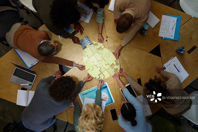 我们的团队达成了一致的想法！图片素材