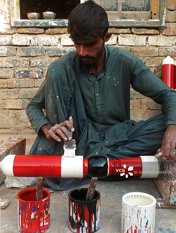 JHANDI（多彩家具）经历不同的生产过程图片素材